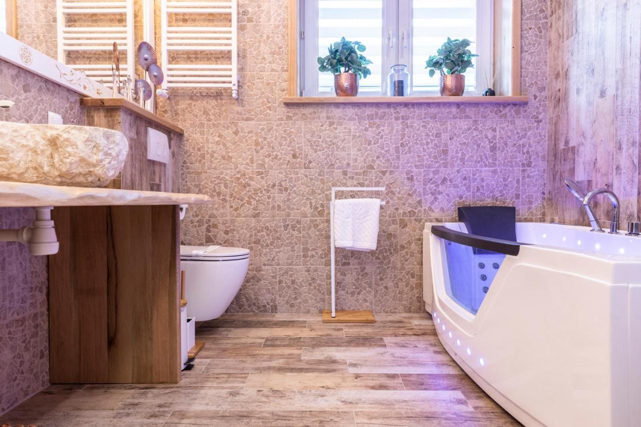 Bunia W Zakopanem Z Jacuzzi Apartman Kültér fotó