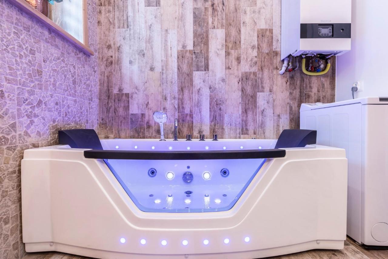 Bunia W Zakopanem Z Jacuzzi Apartman Kültér fotó