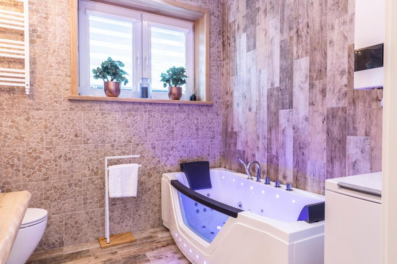 Bunia W Zakopanem Z Jacuzzi Apartman Kültér fotó